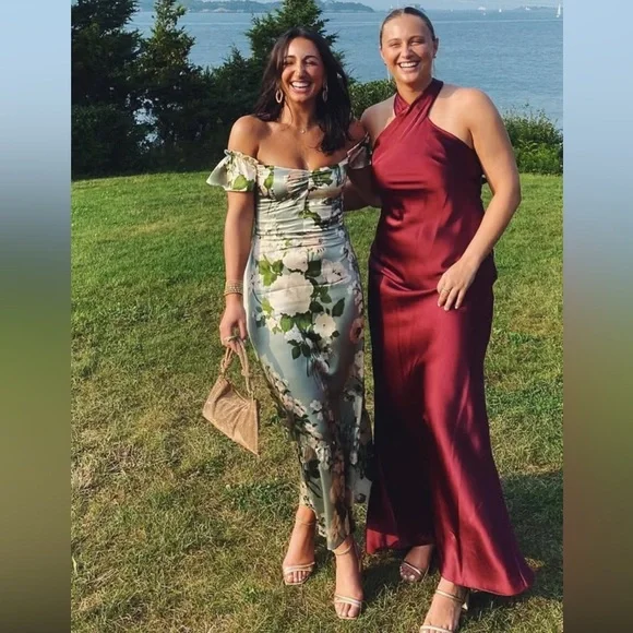 Floral Off-Shoulder Dress in Green - Picture 2 of 2